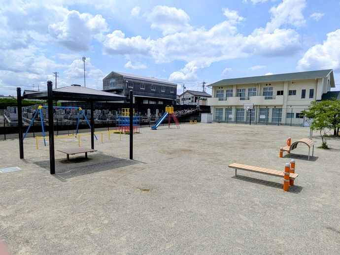 写真:広場施設の状況1