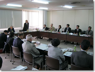 写真：全体会議の様子