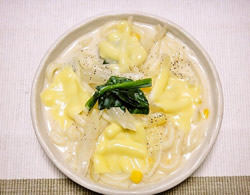 写真：クリーミーうどん