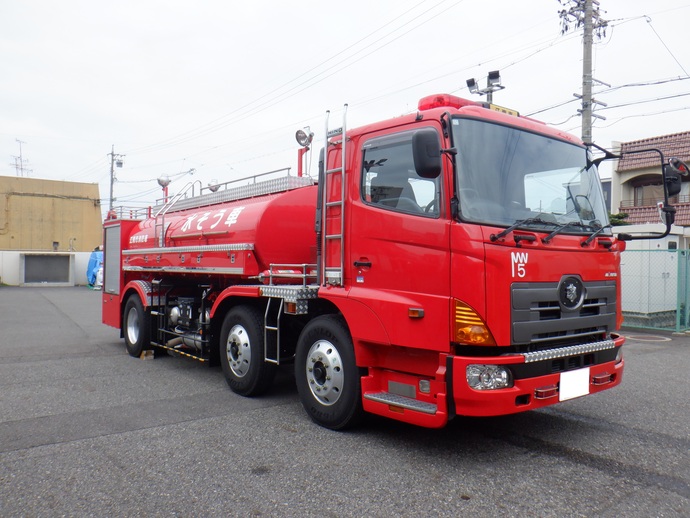 小型動力ポンプ付水槽車