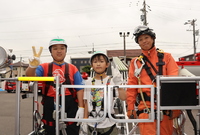 写真:はしご搭乗体験の様子2