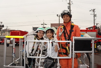 写真:はしご搭乗体験の様子3