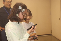 写真:検索救助体験の様子2