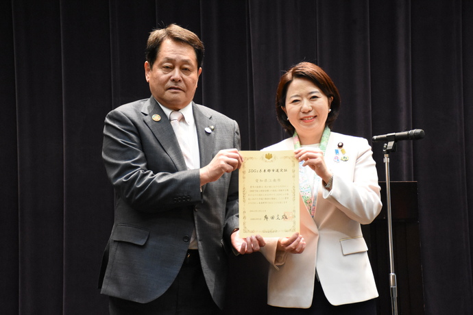 令和6年5月23日に出席した選定証授与式　（内閣府にて）