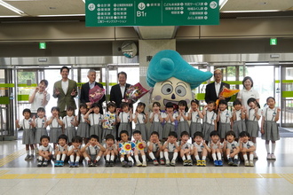 江南幼稚園の皆さんの写真