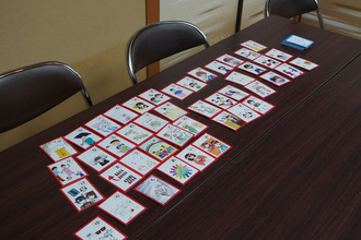 ジェンダーフリーかるた会の様子の写真